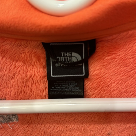 Excellent used condition North Face zip up fleece. Womens small. - Picture 3 of 7